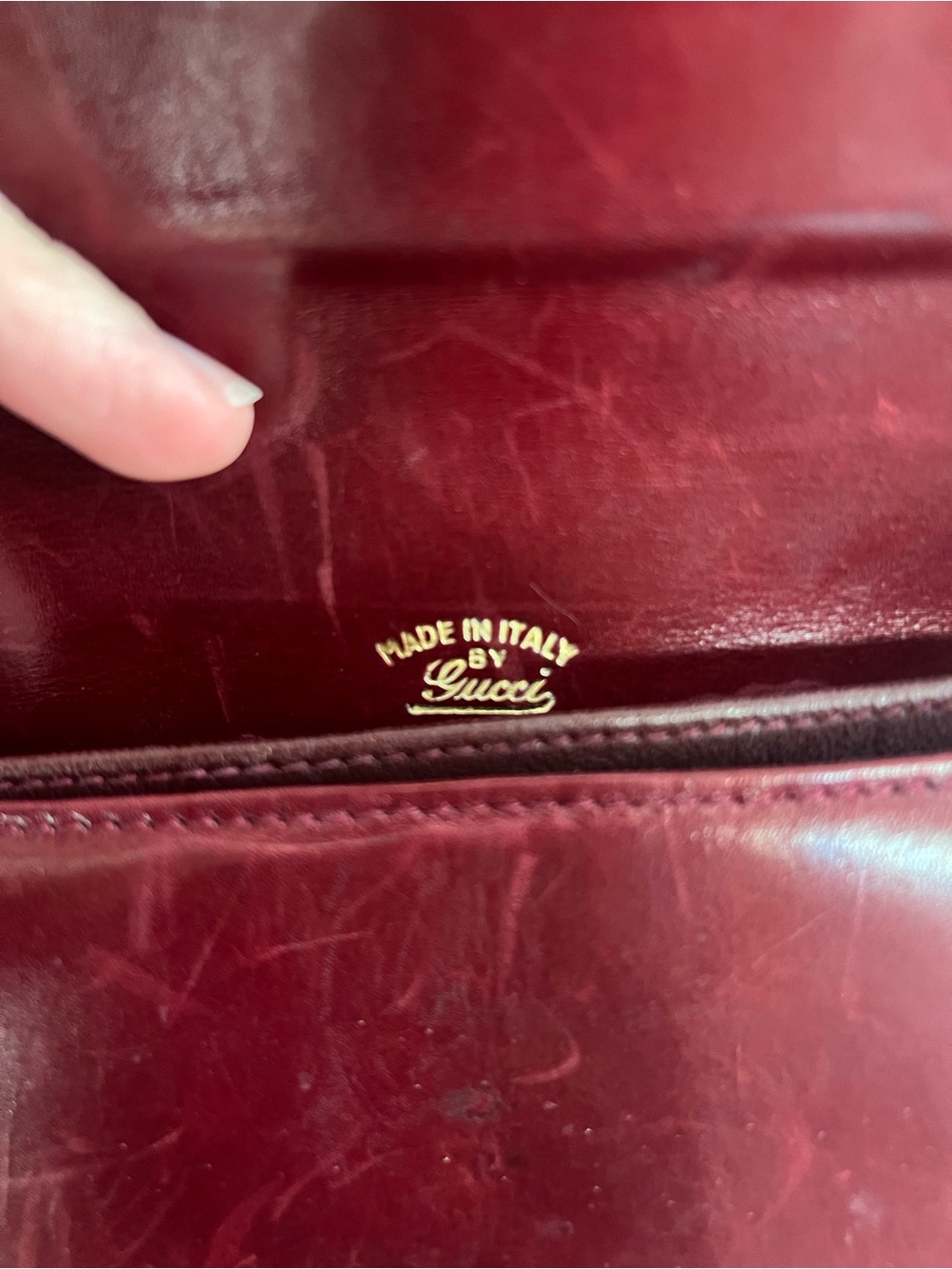 Gucci Crossbody Bag in Burgundy Leather with Gold Hardware - Picture 4 of 6